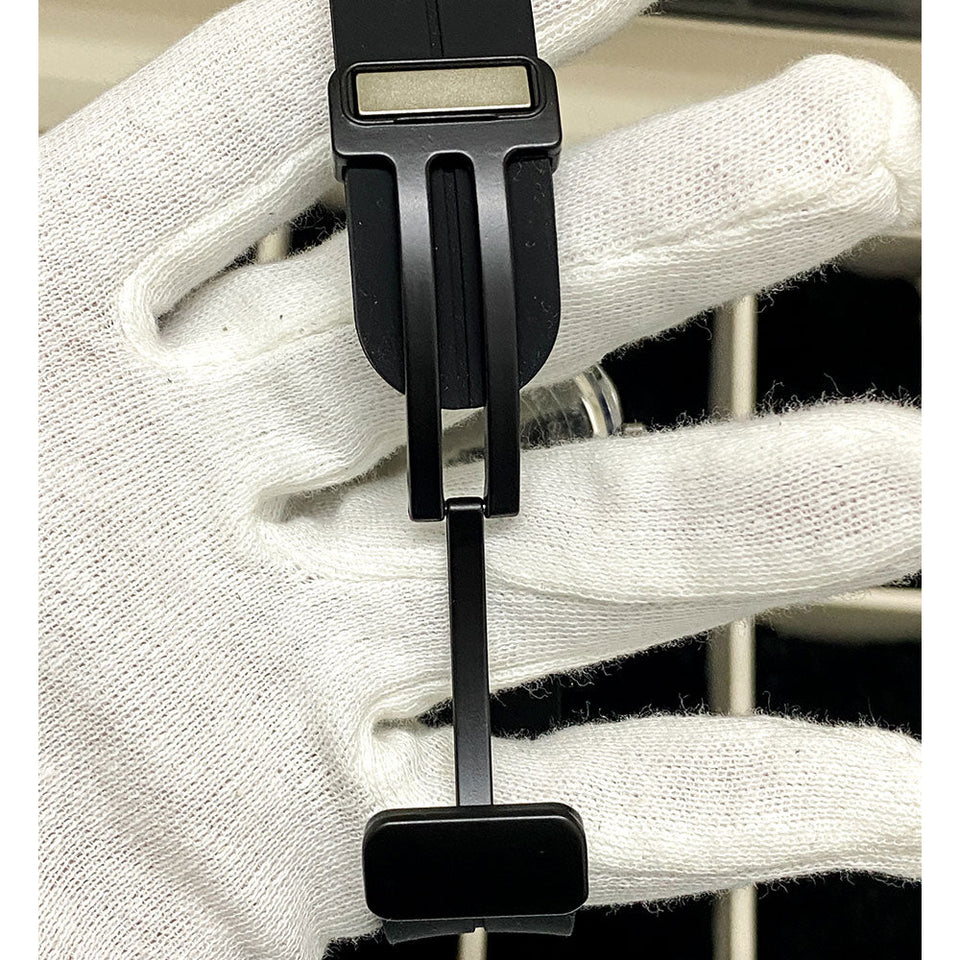 Heyri - Silicone Rubber Straps & Magnetic Lock Watch For Men
